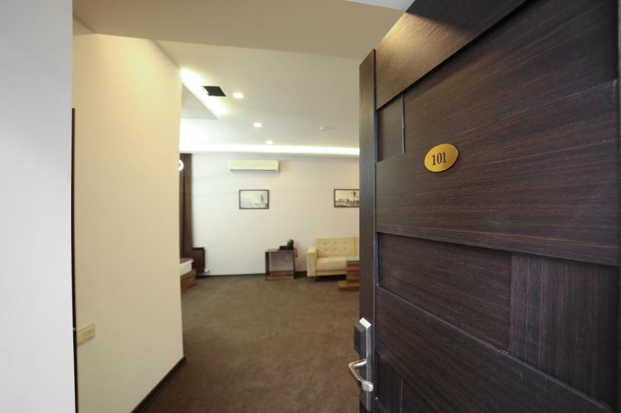 Moscow Boutique Hotel Yerevan Luaran gambar