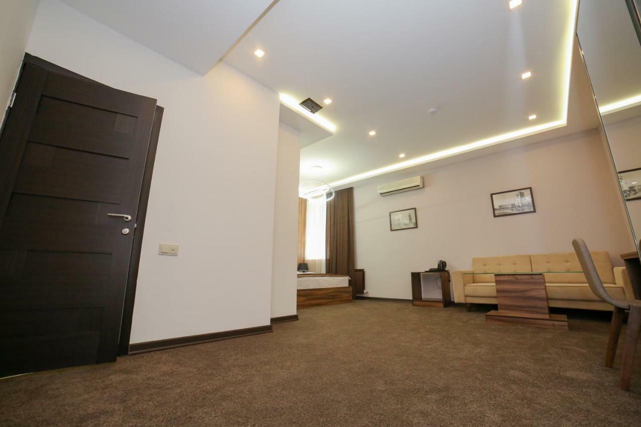 Moscow Boutique Hotel Yerevan Luaran gambar